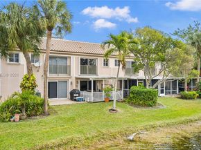 9722 NW 23rd Ct, Pembroke Pines FL 33024