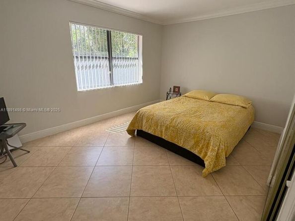 13352 SW 108th St Cir, Miami FL 33186