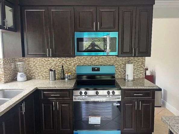 13352 SW 108th St Cir, Miami FL 33186