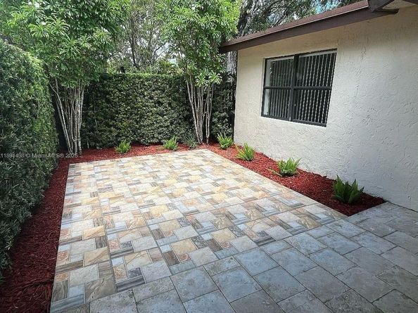 13352 SW 108th St Cir, Miami FL 33186