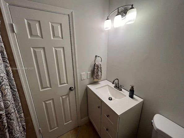 13352 SW 108th St Cir, Miami FL 33186