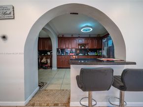 925 E 29th St, Hialeah FL 33013