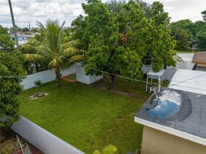 925 E 29th St, Hialeah FL 33013