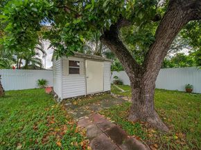 925 E 29th St, Hialeah FL 33013