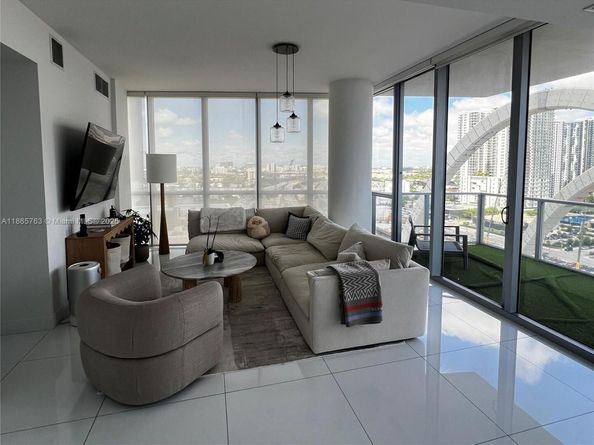 1100 Biscayne Blvd 1706, Miami FL 33132