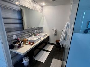 1100 Biscayne Blvd 1706, Miami FL 33132