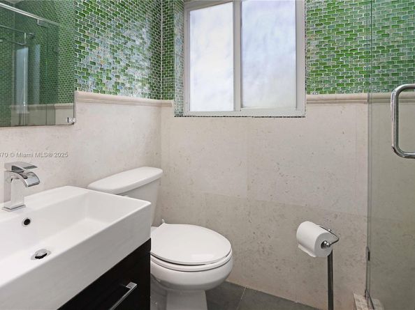 742 Harrison St, Hollywood FL 33019