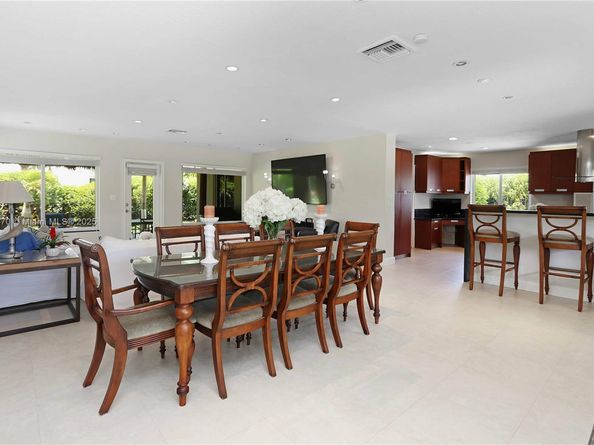 742 Harrison St, Hollywood FL 33019