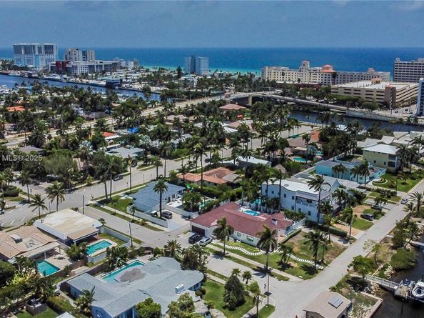 742 Harrison St, Hollywood FL 33019
