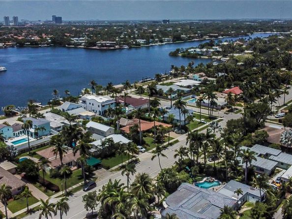 742 Harrison St, Hollywood FL 33019
