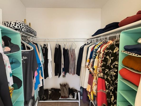 13101 Memorial Hwy 215 Hwy 215, North Miami FL 33161