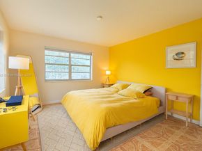 13101 Memorial Hwy 215 Hwy 215, North Miami FL 33161