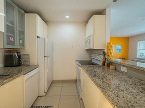 13101 Memorial Hwy 215 Hwy 215, North Miami FL 33161