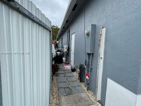 885 NE 3rd Ave, Homestead FL 33030