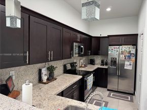 885 NE 3rd Ave, Homestead FL 33030