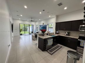 885 NE 3rd Ave, Homestead FL 33030