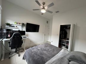 885 NE 3rd Ave, Homestead FL 33030