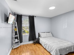 17900 SW 4th Ct, Pembroke Pines FL 33029