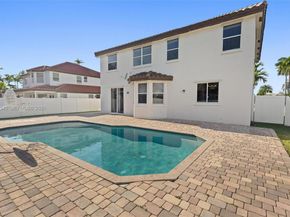 17900 SW 4th Ct, Pembroke Pines FL 33029