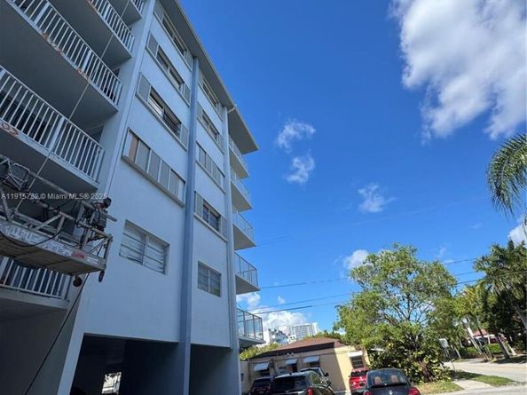 1701 Washington St 404, Hollywood FL 33020