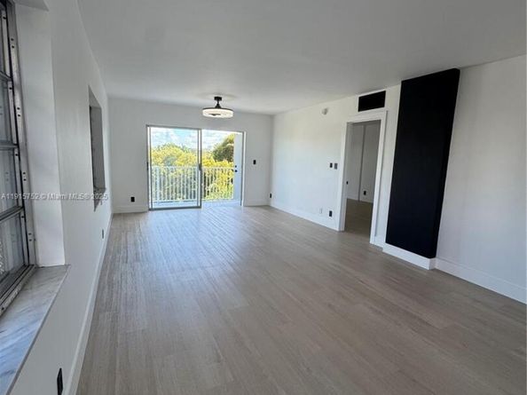 1701 Washington St 404, Hollywood FL 33020