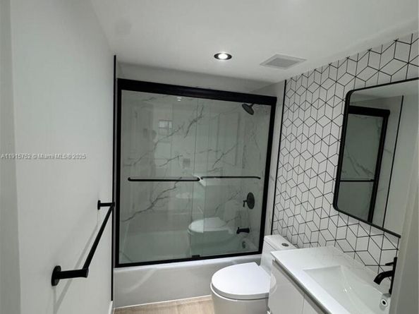 1701 Washington St 404, Hollywood FL 33020