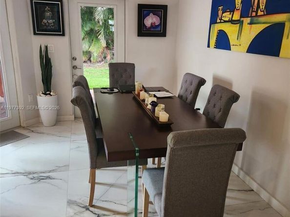 5723 NW 100th Ct, Doral FL 33178