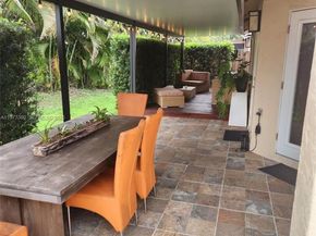 5723 NW 100th Ct, Doral FL 33178