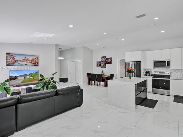 18273 SW 143rd Pl, Miami FL 33177