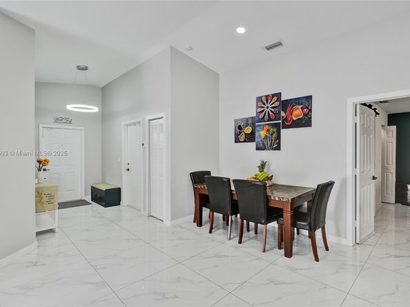 18273 SW 143rd Pl, Miami FL 33177