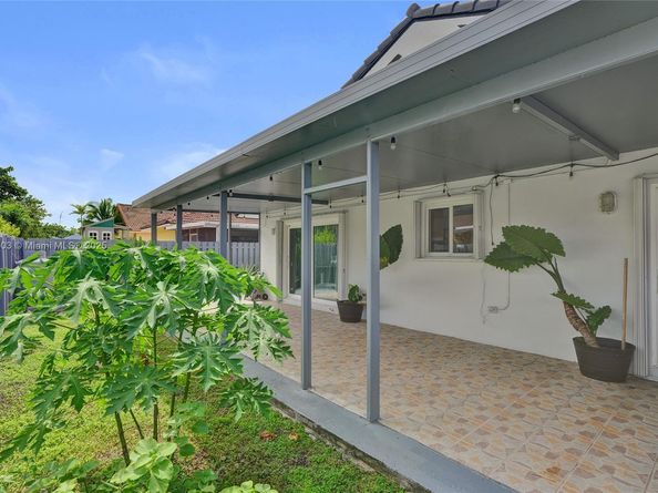 18273 SW 143rd Pl, Miami FL 33177