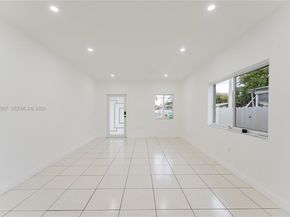 810 NW 112th St, Miami FL 33168