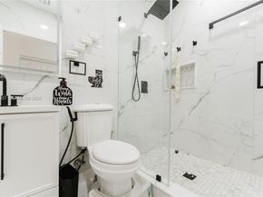 810 NW 112th St, Miami FL 33168