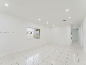 810 NW 112th St, Miami FL 33168