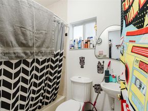 810 NW 112th St, Miami FL 33168