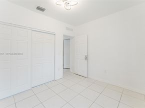 810 NW 112th St, Miami FL 33168