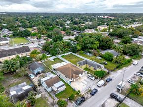 810 NW 112th St, Miami FL 33168