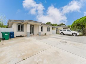 810 NW 112th St, Miami FL 33168