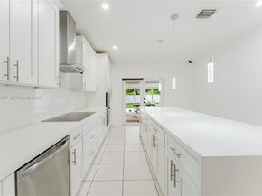 810 NW 112th St, Miami FL 33168