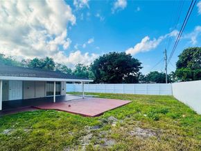 1441 N 72nd Ave, Hollywood FL 33024