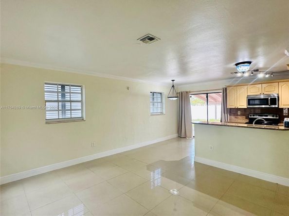 1441 N 72nd Ave, Hollywood FL 33024
