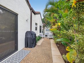 21695 Arriba Real, Boca Raton FL 33433