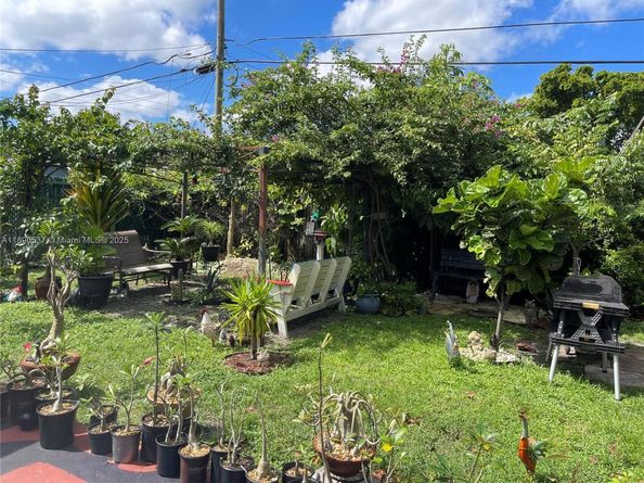 1961 SW 36 Avenue, Fort Lauderdale FL 33312