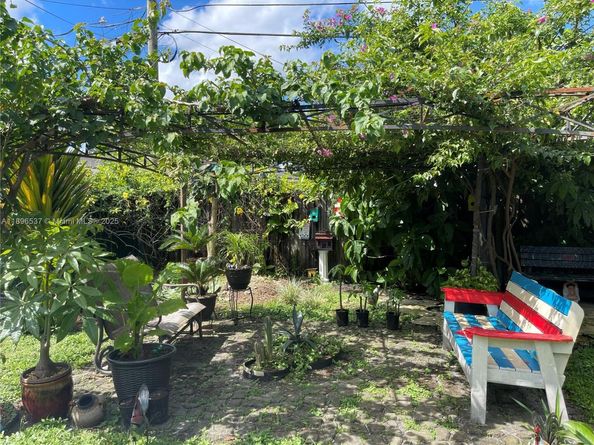 1961 SW 36 Avenue, Fort Lauderdale FL 33312
