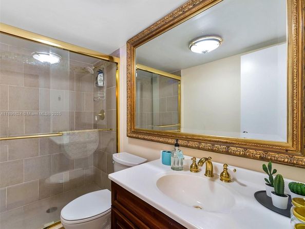 Undisclosed Address #A11896824, Hallandale Beach FL 33009