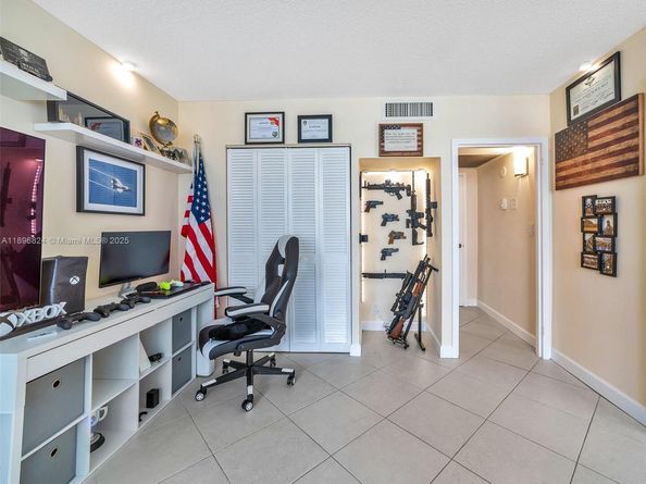 Undisclosed Address #A11896824, Hallandale Beach FL 33009