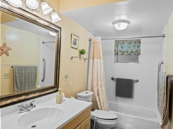 3181 S Ocean Dr 103, Hallandale Beach FL 33009