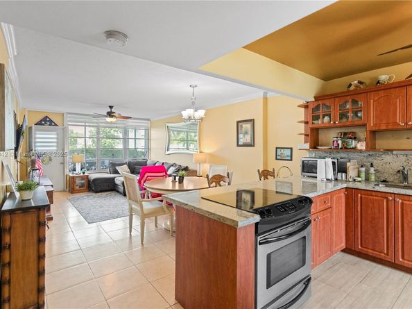 3181 S Ocean Dr 103, Hallandale Beach FL 33009