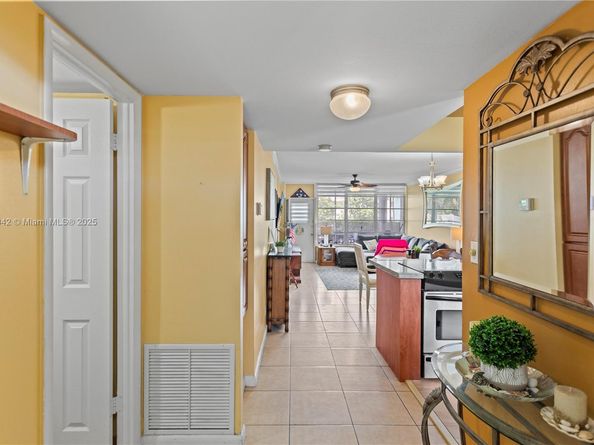 3181 S Ocean Dr 103, Hallandale Beach FL 33009