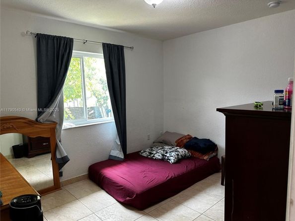1446 NW 61st St, Miami FL 33142